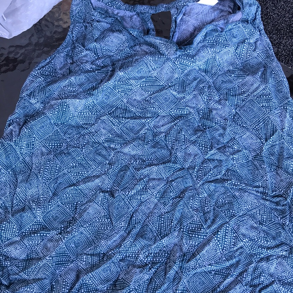 old navy shirt